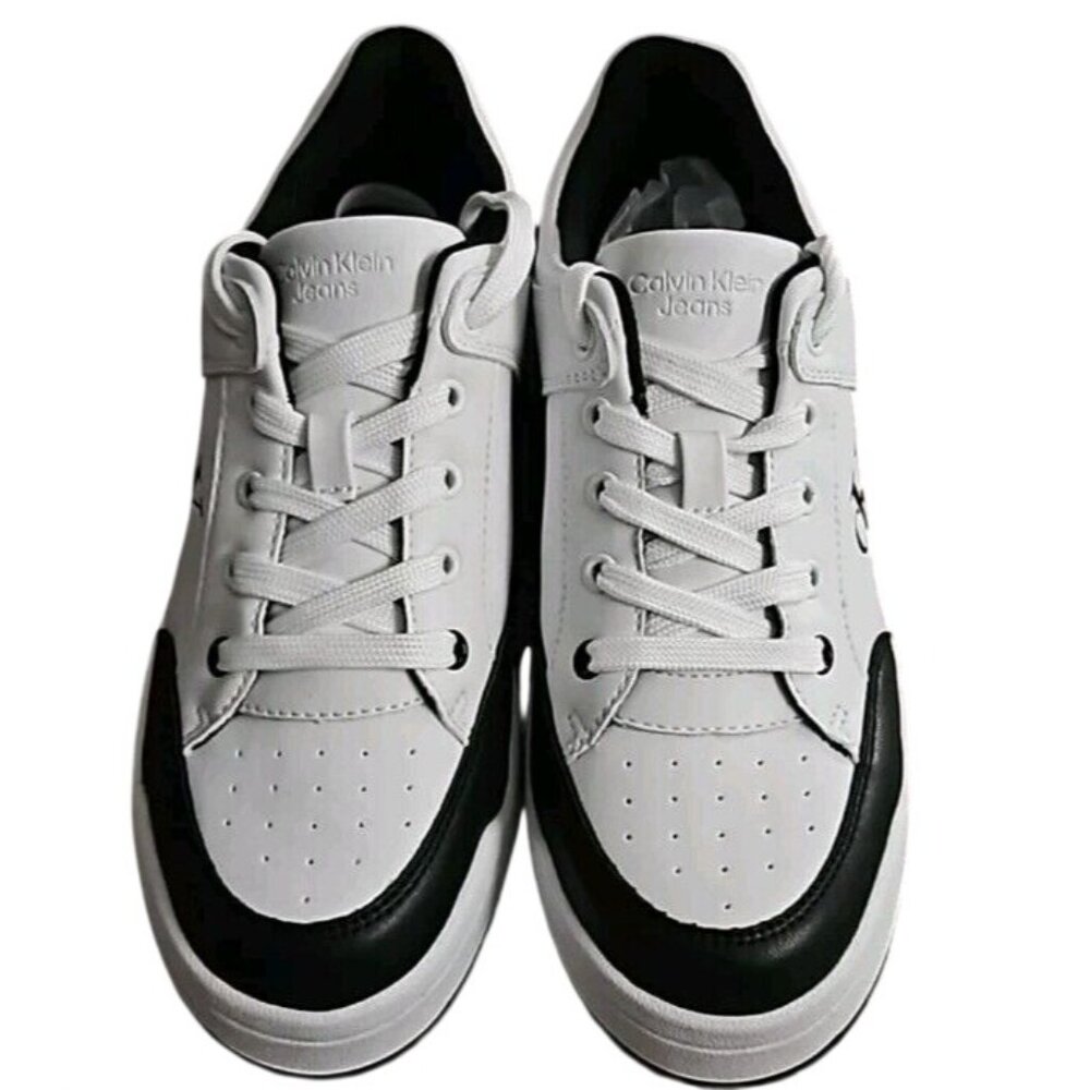 Calvin Klein Aubrie Sneaker Women's Classic Size 8 New White and Black - Picture 2 of 6
